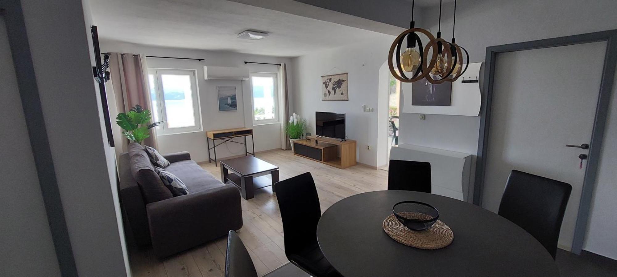 Apartments Dana Оміш Екстер'єр фото